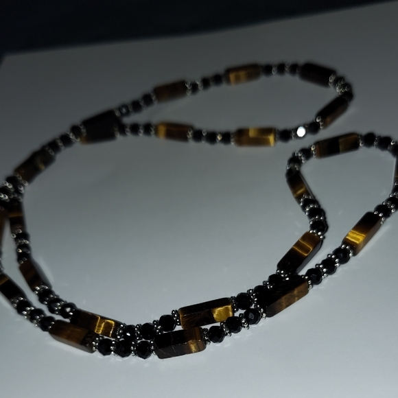 Handmade Jewelry - Chic Black and Brown Beaded Necklace